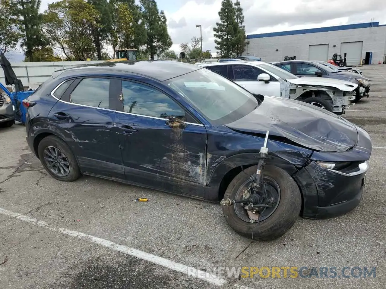 4 Photograph of a damaged car 3MVDMBAM5RM655105 MAZDA CX30 2024