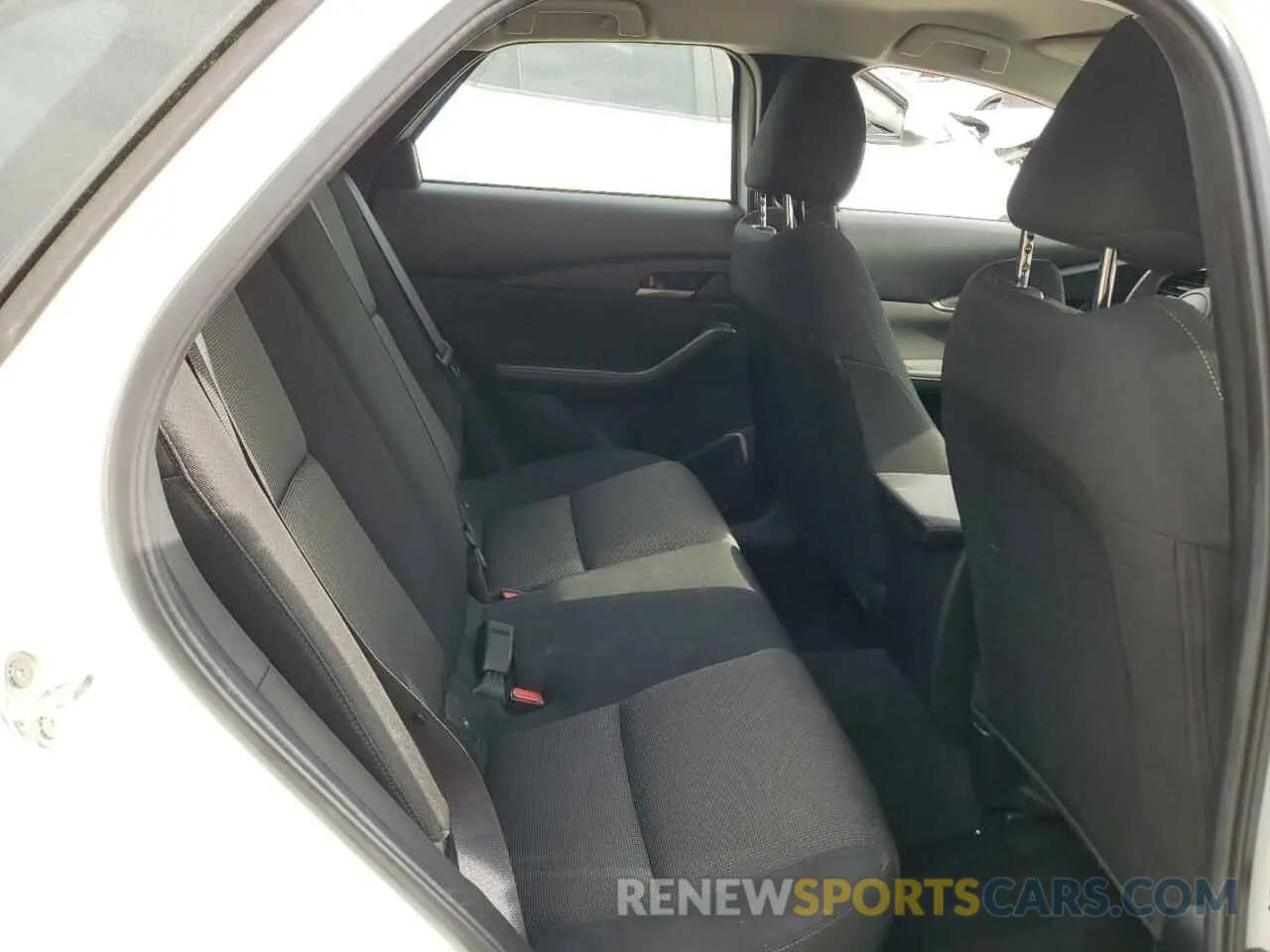 11 Photograph of a damaged car 3MVDMBAM6RM639446 MAZDA CX30 2024
