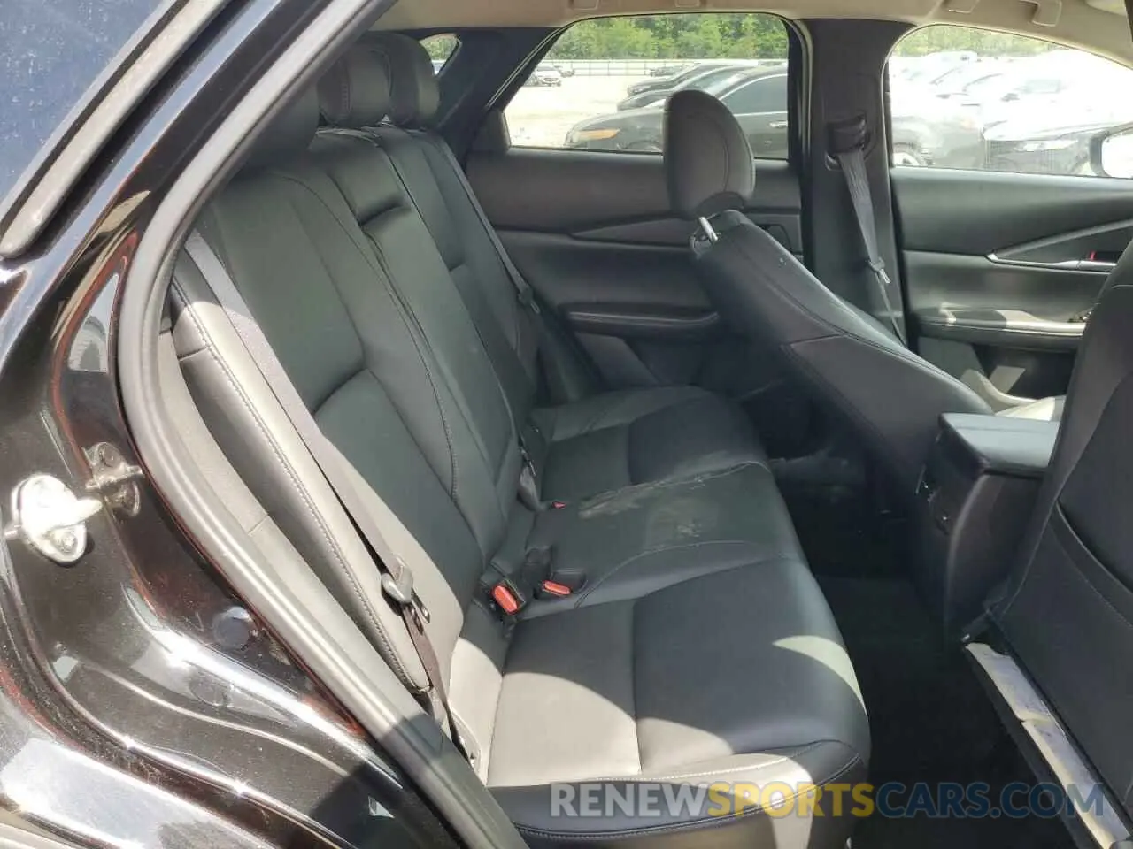 11 Photograph of a damaged car 3MVDMBBM0RM651770 MAZDA CX30 2024
