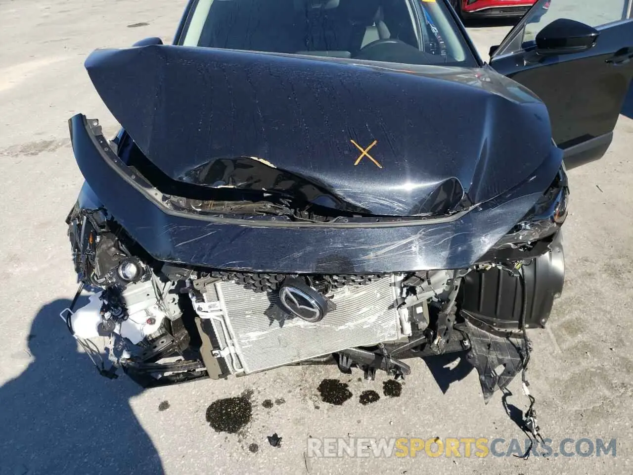 13 Photograph of a damaged car 3MVDMBBM1RM672661 MAZDA CX30 2024