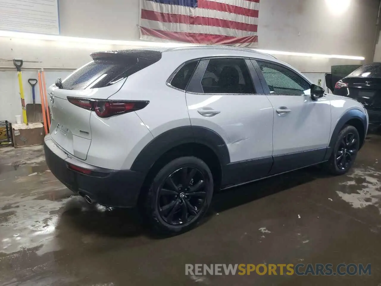 3 Photograph of a damaged car 3MVDMBBM1RM715881 MAZDA CX30 2024