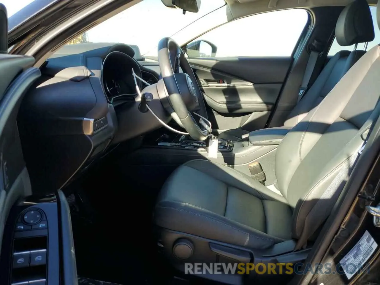 7 Photograph of a damaged car 3MVDMBBM2RM655318 MAZDA CX30 2024