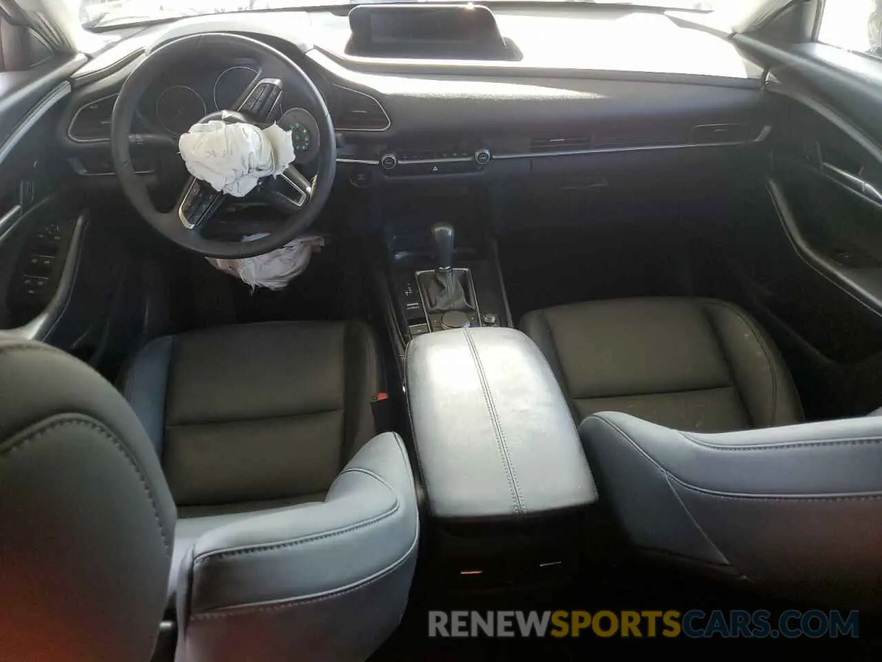 8 Photograph of a damaged car 3MVDMBBM2RM696645 MAZDA CX30 2024