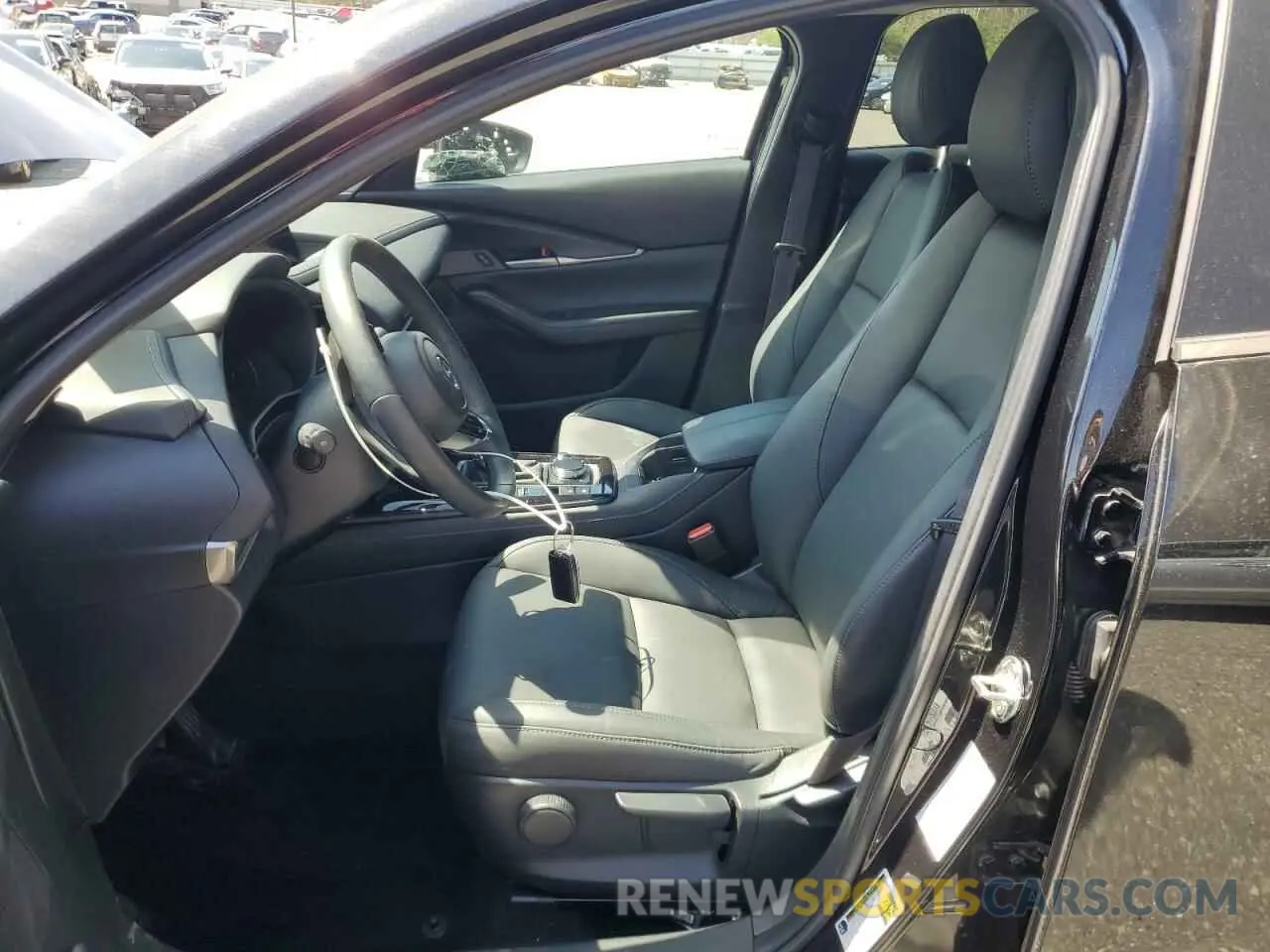 7 Photograph of a damaged car 3MVDMBBM2RM699061 MAZDA CX30 2024