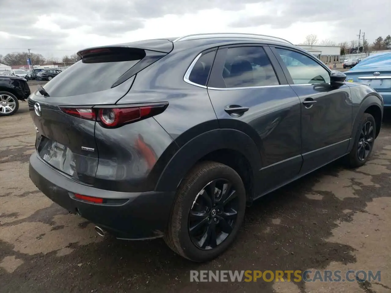 3 Photograph of a damaged car 3MVDMBBM3RM624935 MAZDA CX30 2024