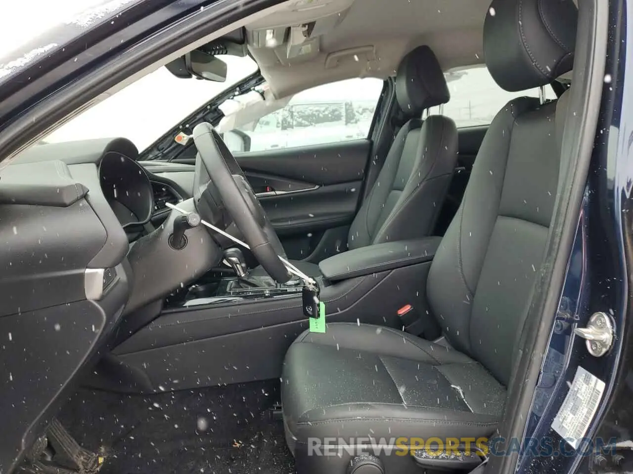 7 Photograph of a damaged car 3MVDMBBM4RM607867 MAZDA CX30 2024