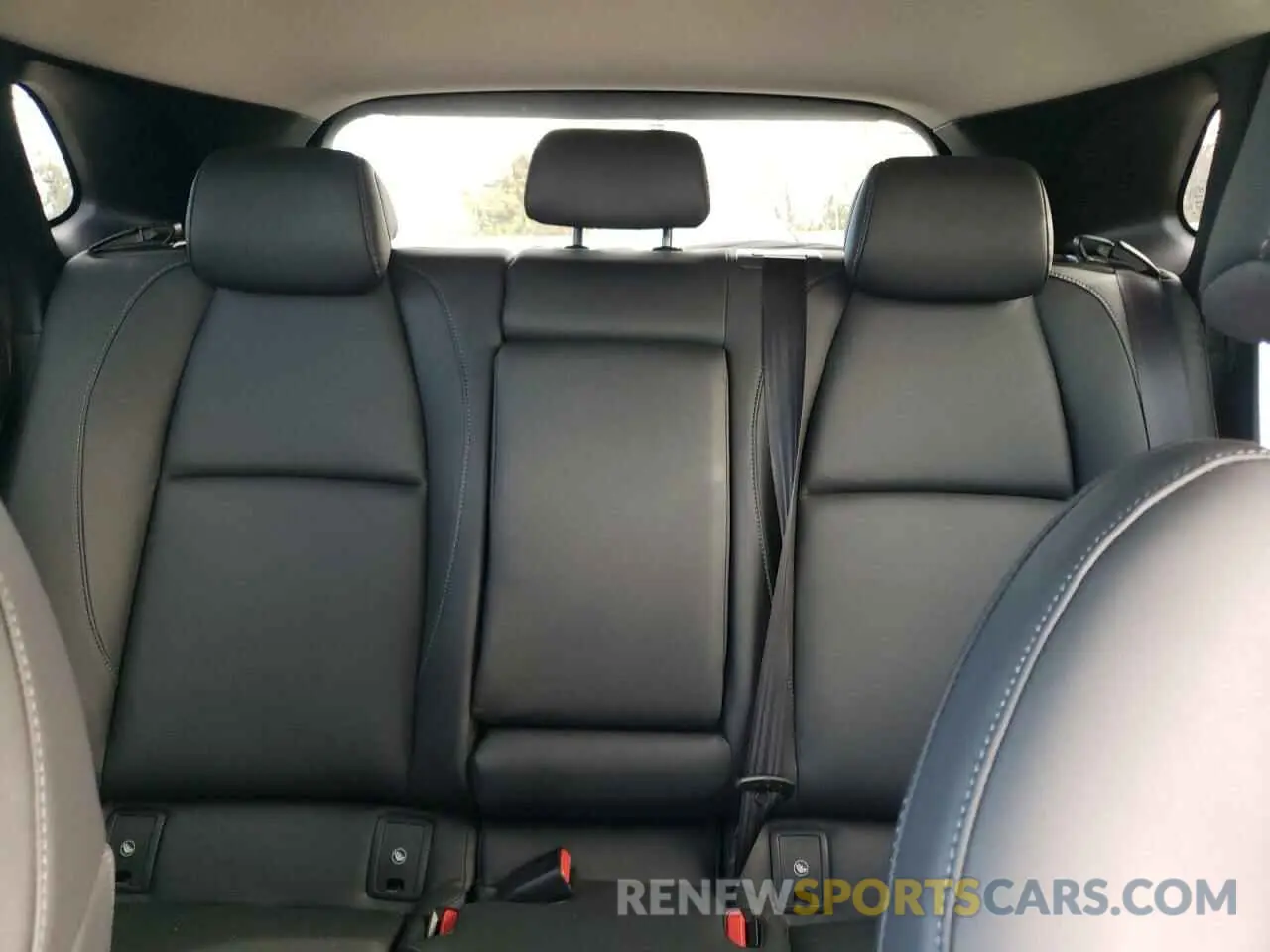 10 Photograph of a damaged car 3MVDMBBM4RM687056 MAZDA CX30 2024