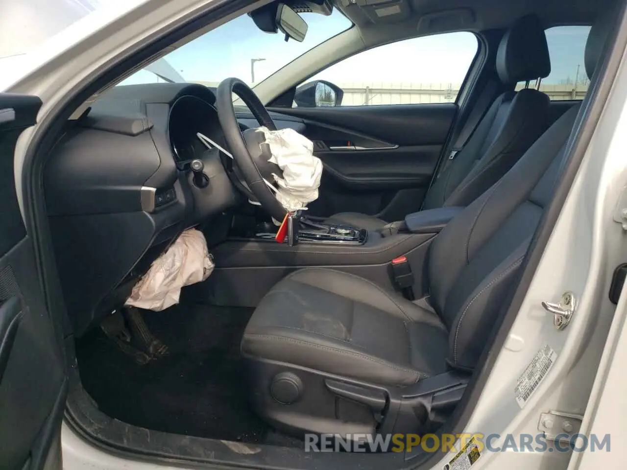 7 Photograph of a damaged car 3MVDMBBM4RM687056 MAZDA CX30 2024