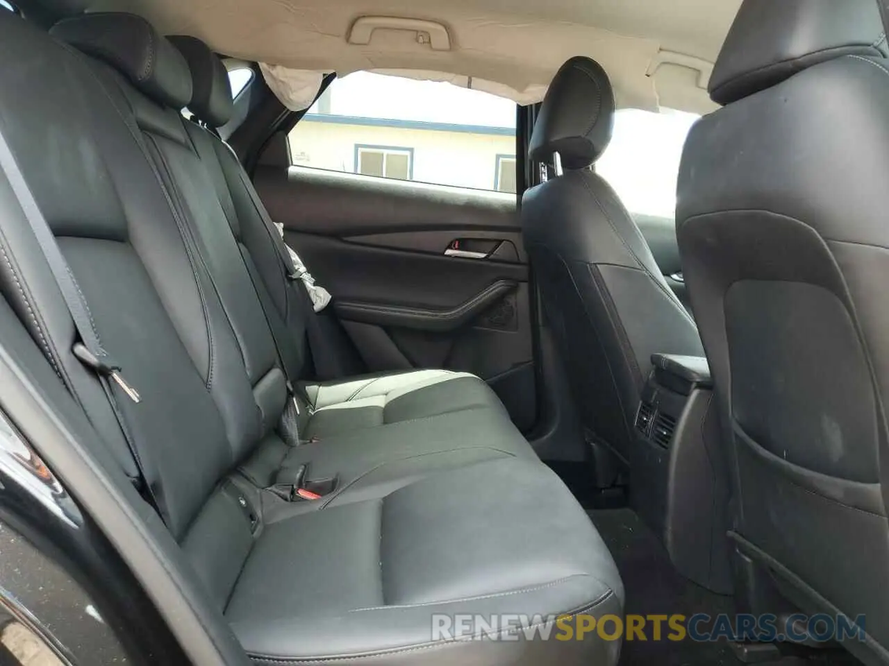 11 Photograph of a damaged car 3MVDMBBM5RM655247 MAZDA CX30 2024