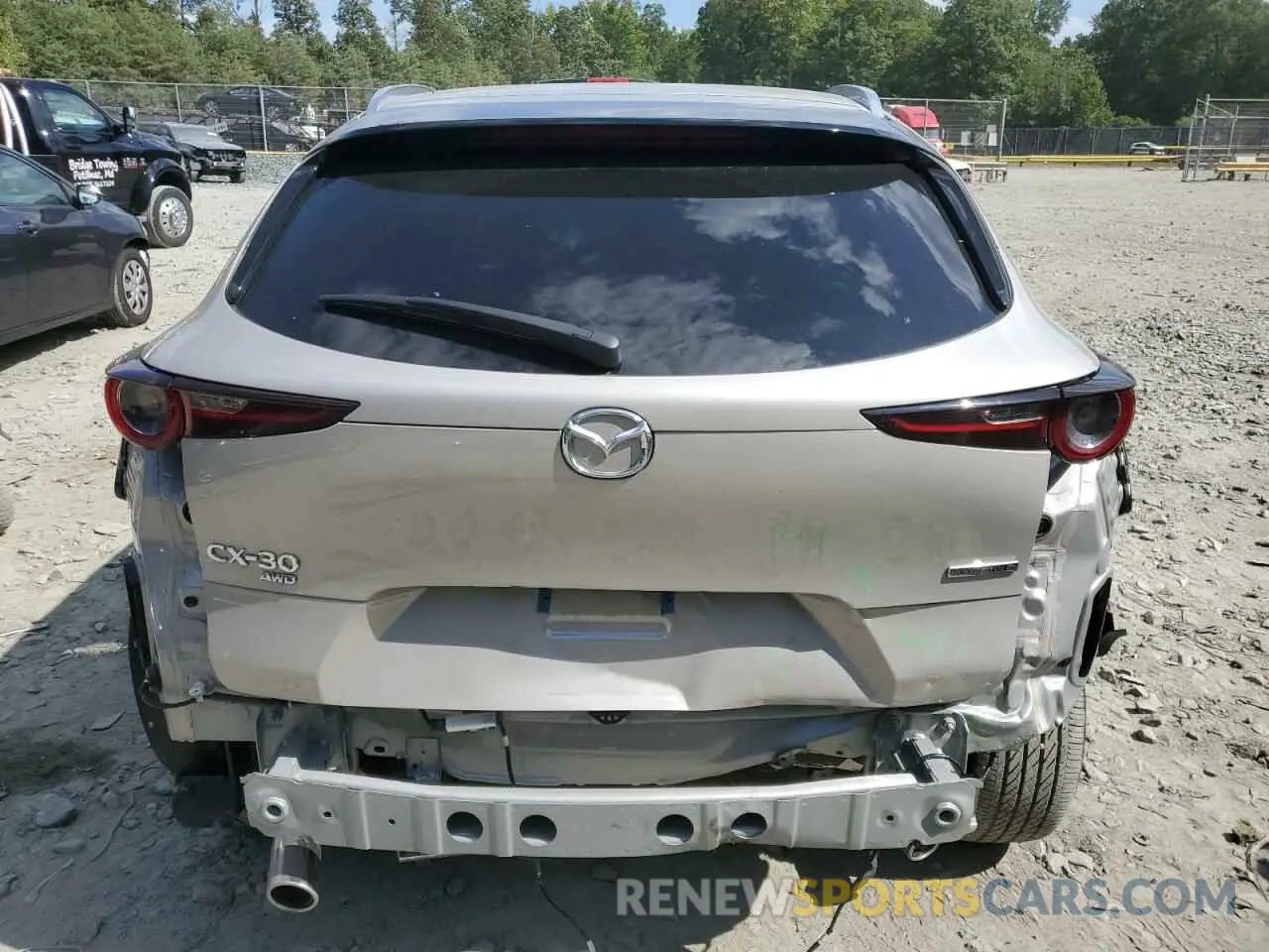 6 Photograph of a damaged car 3MVDMBBM6RM610267 MAZDA CX30 2024