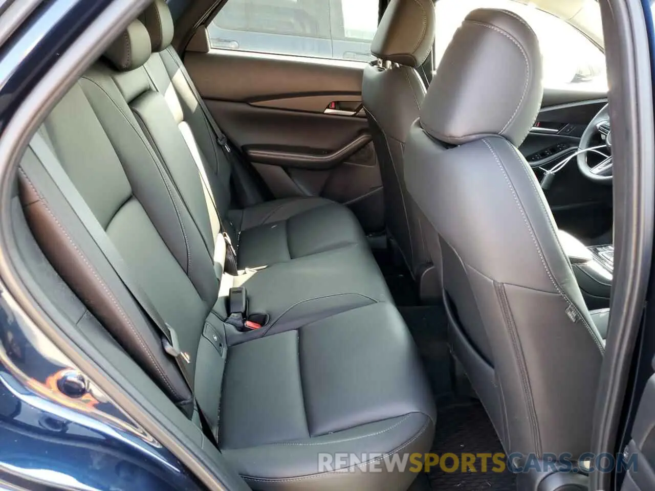 11 Photograph of a damaged car 3MVDMBBM7RM664516 MAZDA CX30 2024
