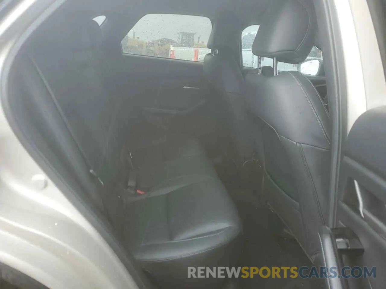 11 Photograph of a damaged car 3MVDMBBM8RM713478 MAZDA CX30 2024