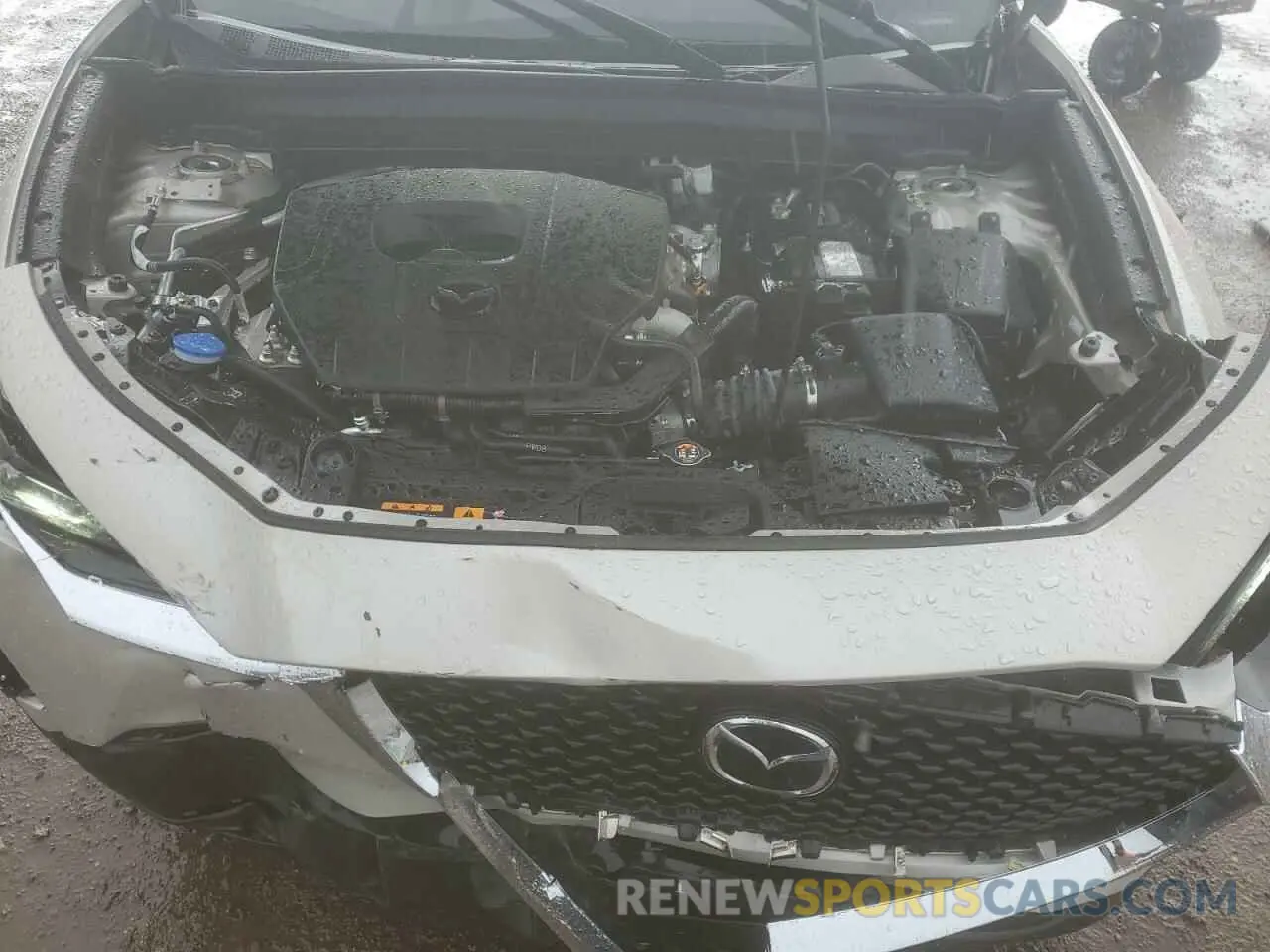 12 Photograph of a damaged car 3MVDMBBM8RM713478 MAZDA CX30 2024