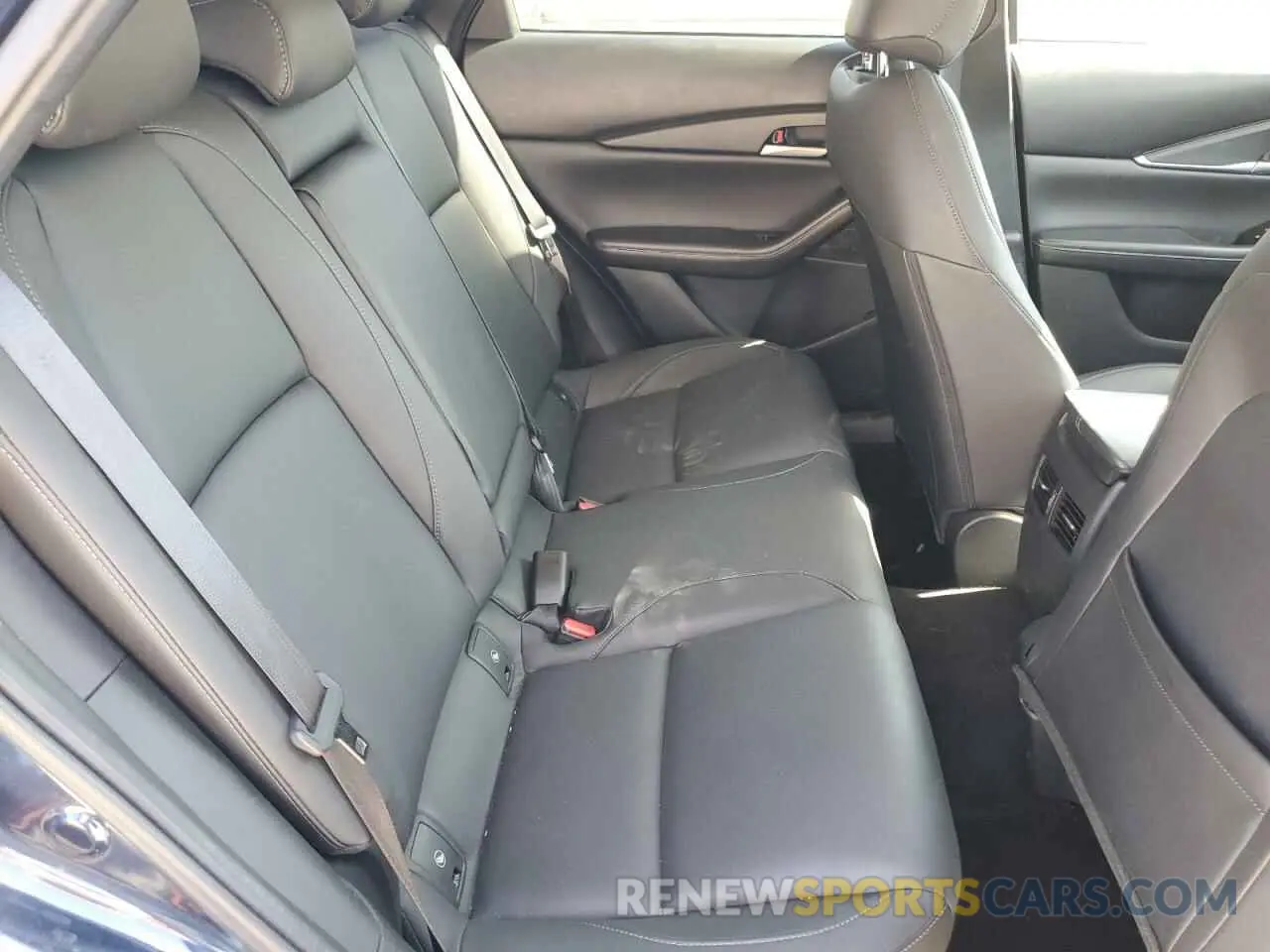11 Photograph of a damaged car 3MVDMBBM9RM649354 MAZDA CX30 2024
