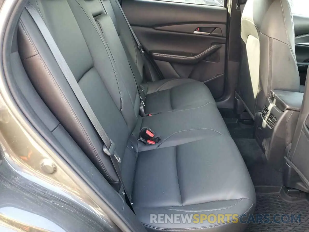 10 Photograph of a damaged car 3MVDMBBM9RM659950 MAZDA CX30 2024