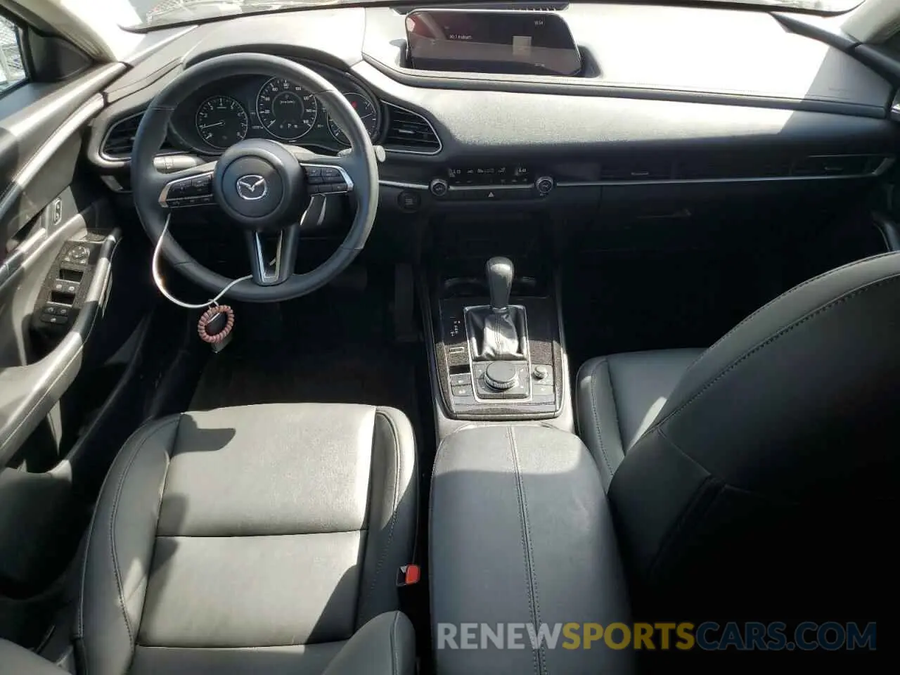 8 Photograph of a damaged car 3MVDMBBM9RM659950 MAZDA CX30 2024