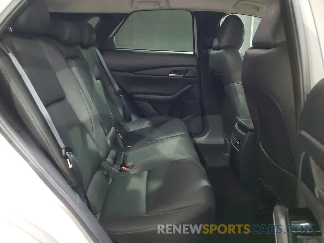 11 Photograph of a damaged car 3MVDMBBMXRM649430 MAZDA CX30 2024