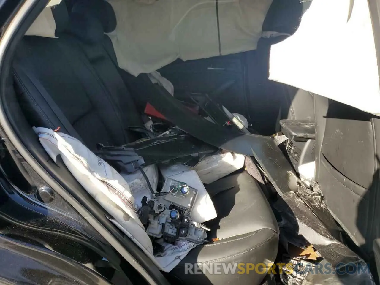 11 Photograph of a damaged car 3MVDMBBMXRM710825 MAZDA CX30 2024