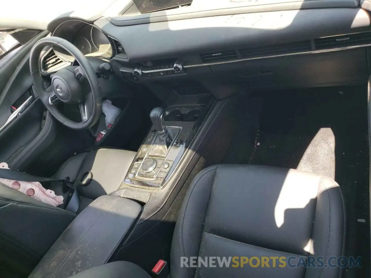 8 Photograph of a damaged car 3MVDMBCM0RM630366 MAZDA CX30 2024