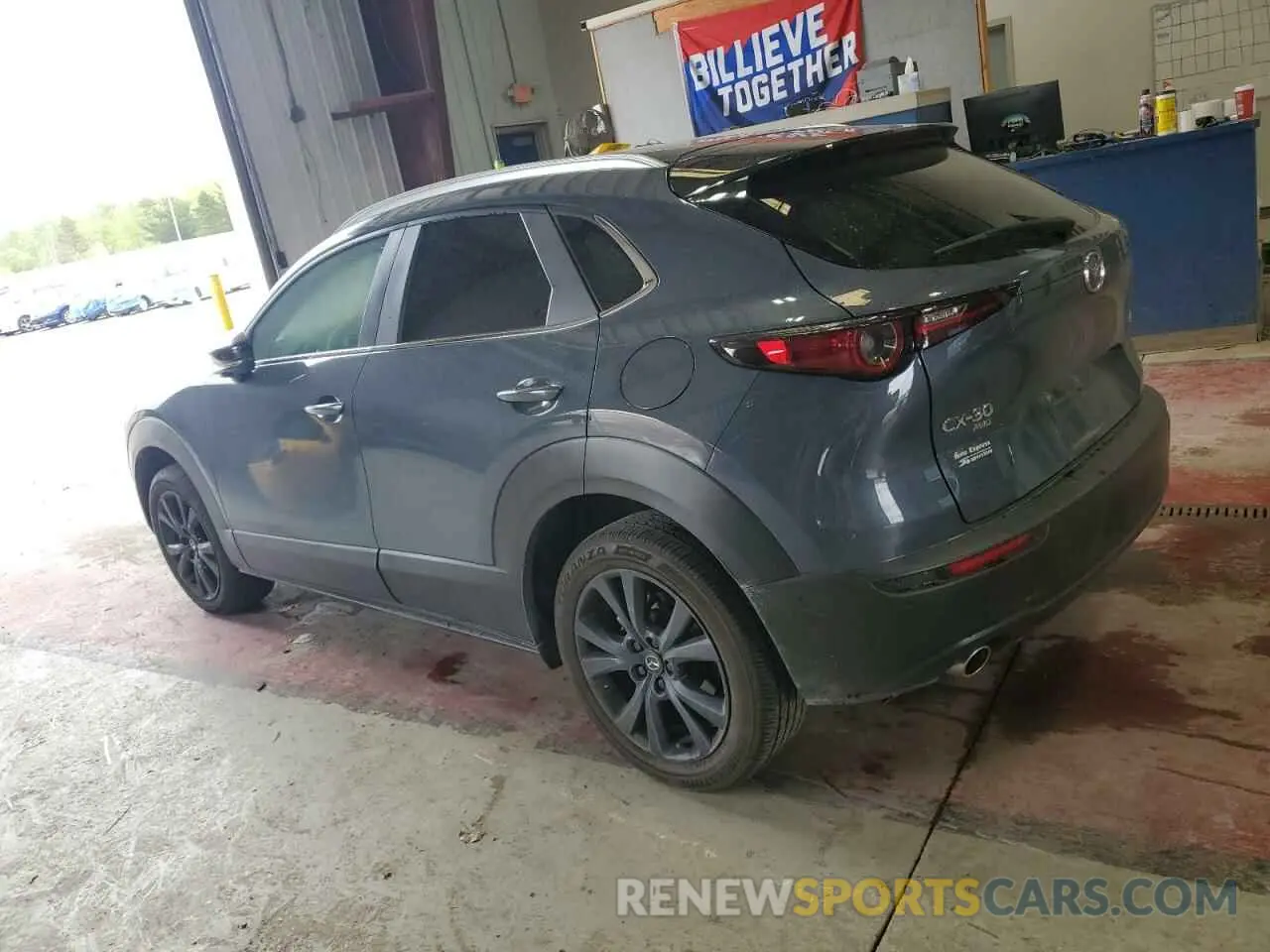2 Photograph of a damaged car 3MVDMBCM3RM611391 MAZDA CX30 2024