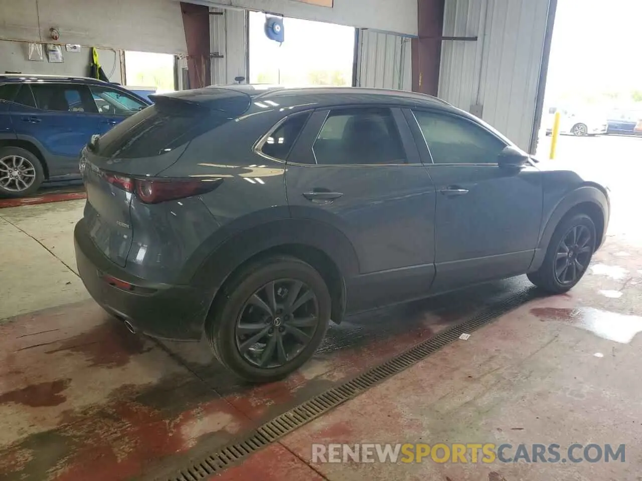 3 Photograph of a damaged car 3MVDMBCM3RM611391 MAZDA CX30 2024
