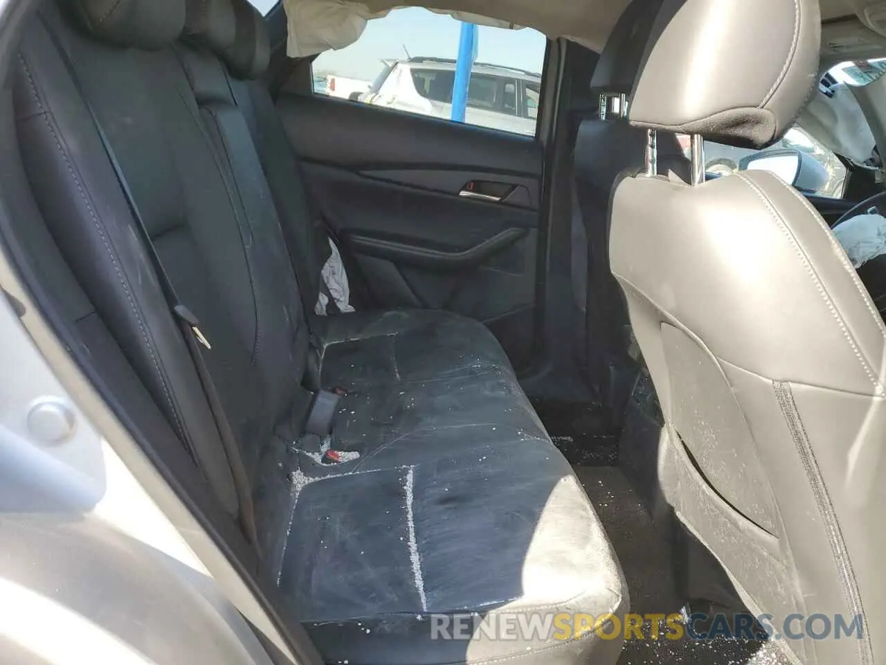 11 Photograph of a damaged car 3MVDMBCM4RM705151 MAZDA CX30 2024