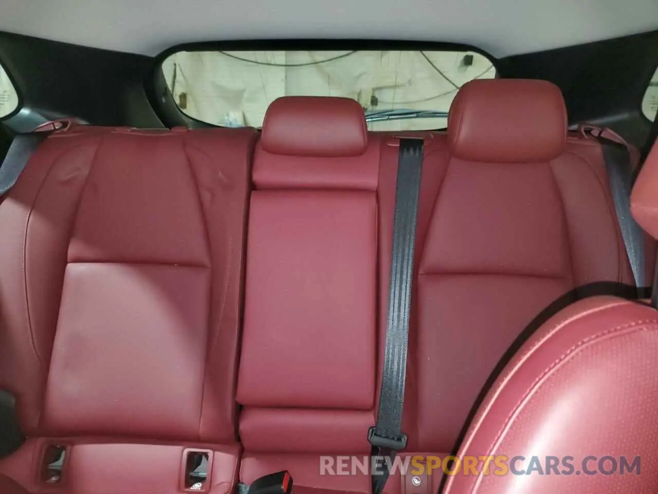 10 Photograph of a damaged car 3MVDMBCM5RM632985 MAZDA CX30 2024