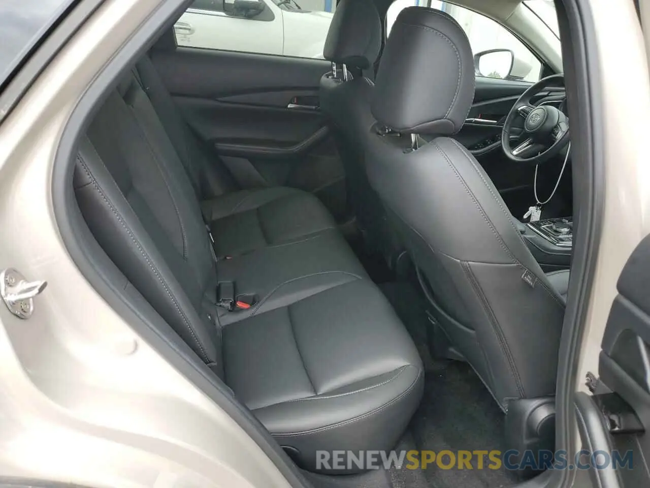 11 Photograph of a damaged car 3MVDMBCM5RM633294 MAZDA CX30 2024