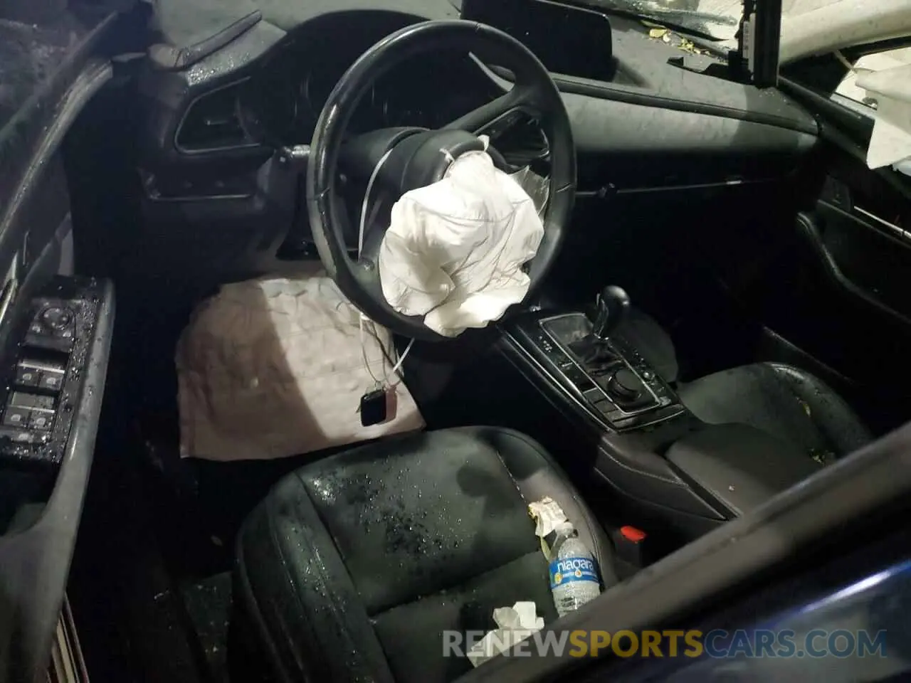 8 Photograph of a damaged car 3MVDMBCM5RM635014 MAZDA CX30 2024