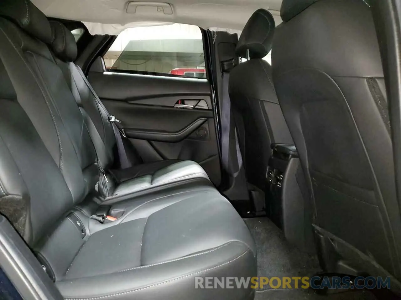11 Photograph of a damaged car 3MVDMBCM5RM644182 MAZDA CX30 2024