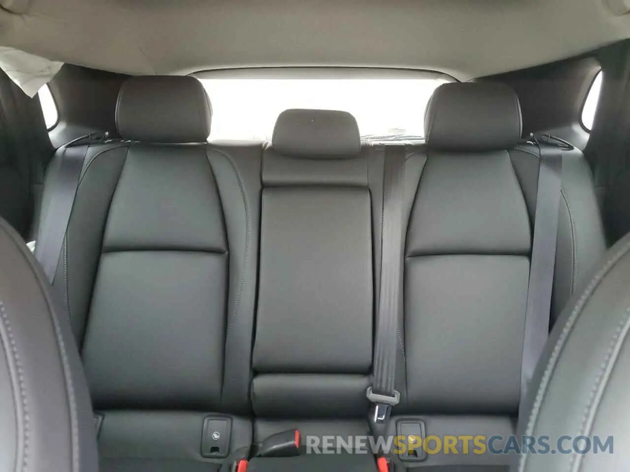 10 Photograph of a damaged car 3MVDMBCM6RM616634 MAZDA CX30 2024