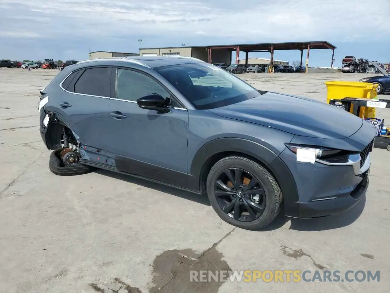 4 Photograph of a damaged car 3MVDMBCM6RM642344 MAZDA CX30 2024