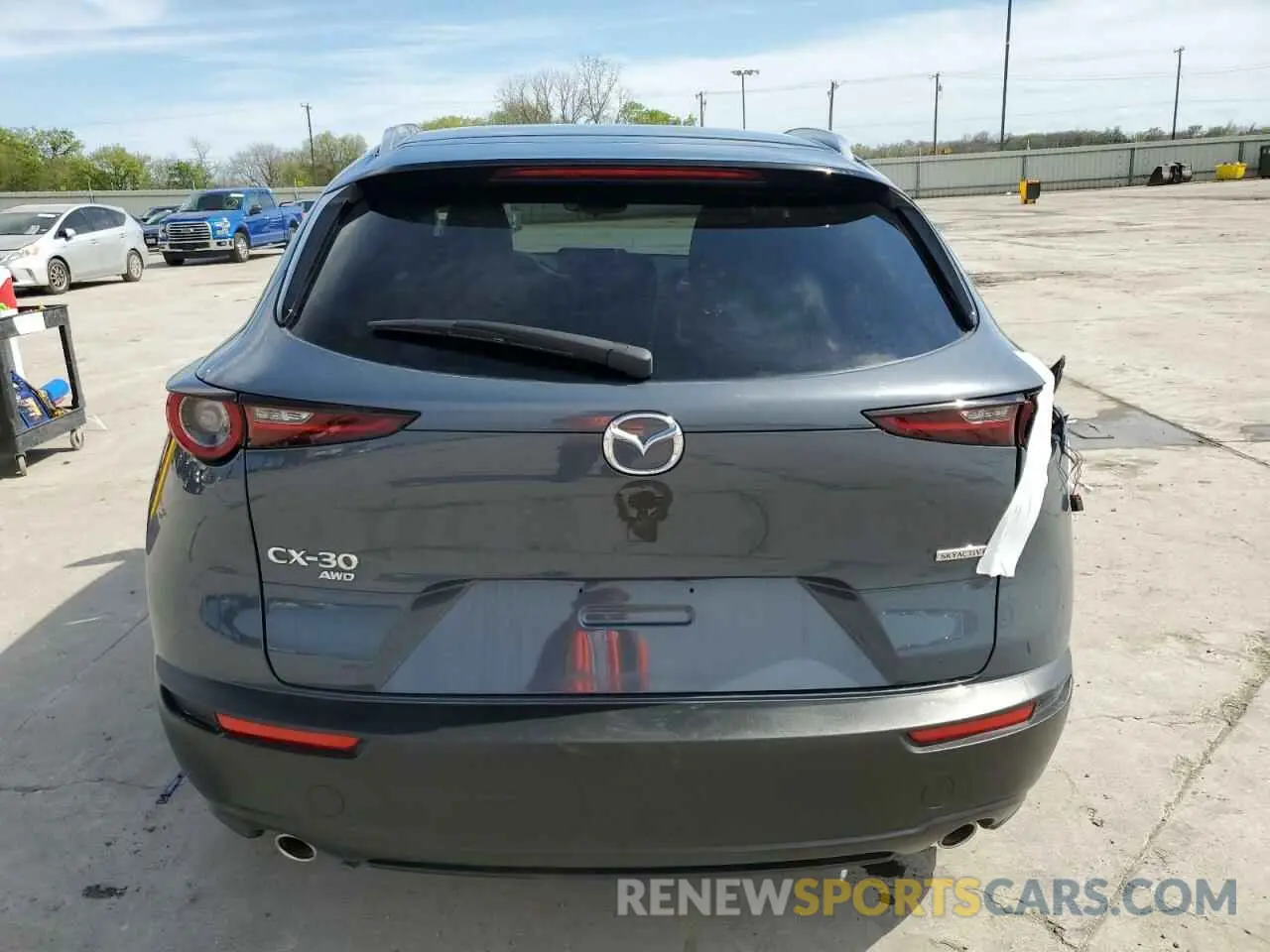 6 Photograph of a damaged car 3MVDMBCM6RM642344 MAZDA CX30 2024