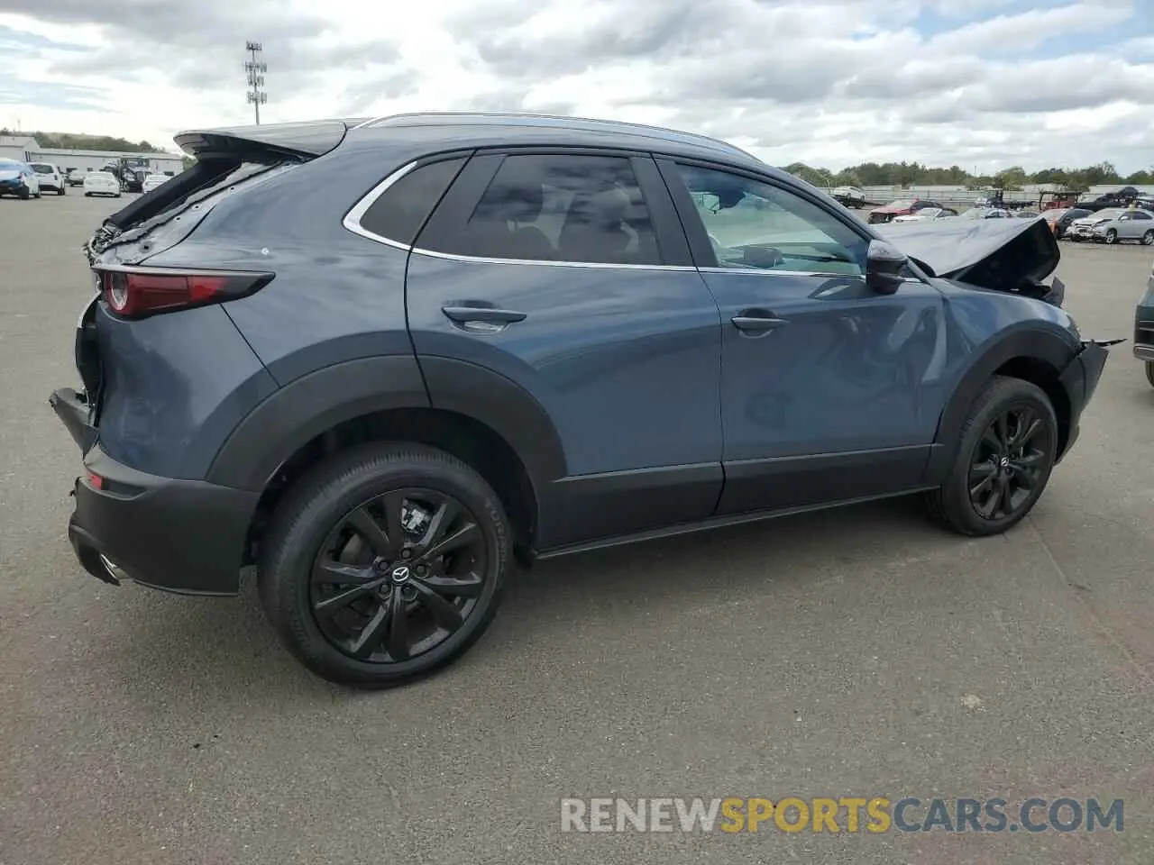 3 Photograph of a damaged car 3MVDMBCM6RM686277 MAZDA CX30 2024