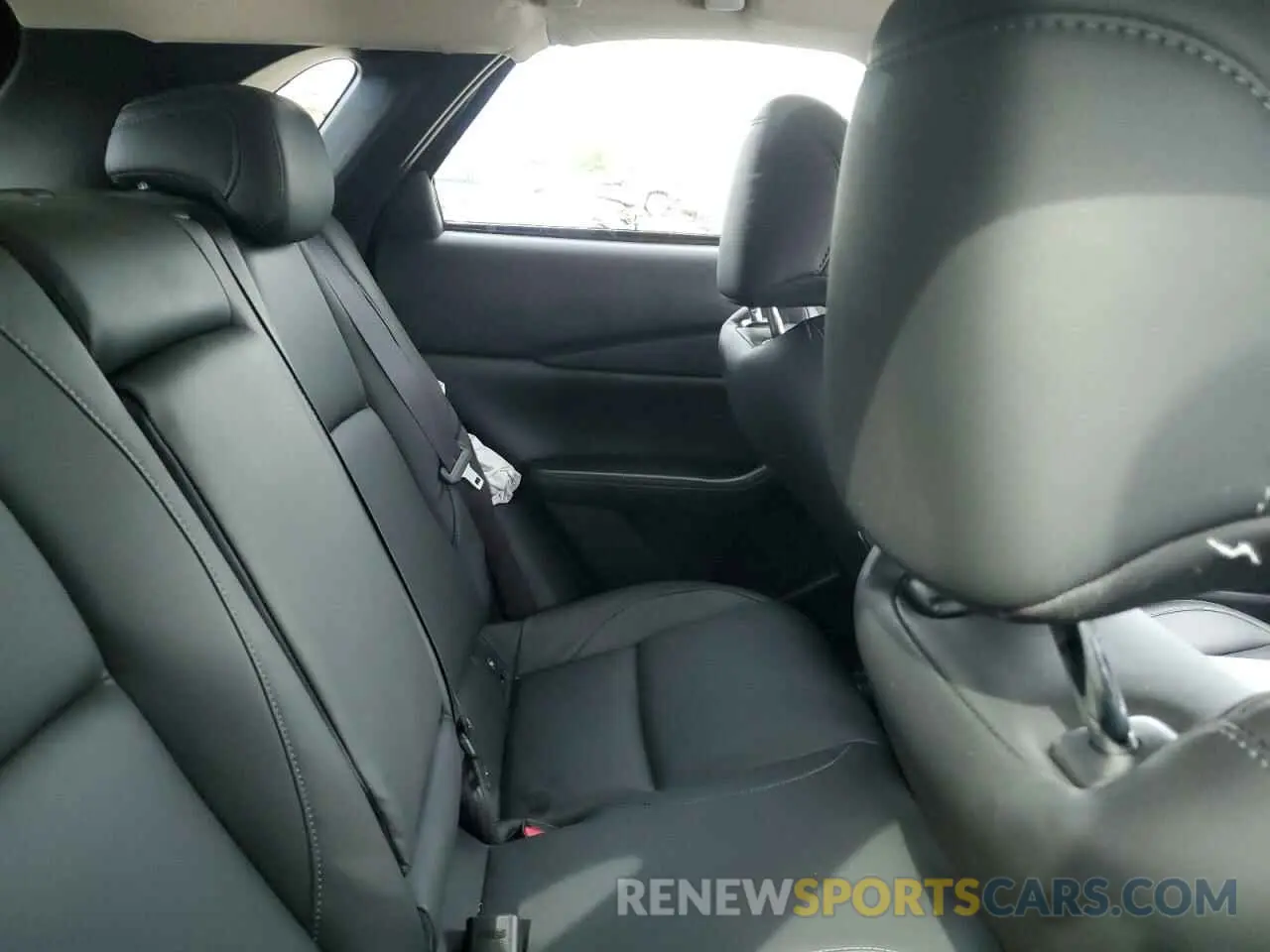 10 Photograph of a damaged car 3MVDMBCM6RM690894 MAZDA CX30 2024
