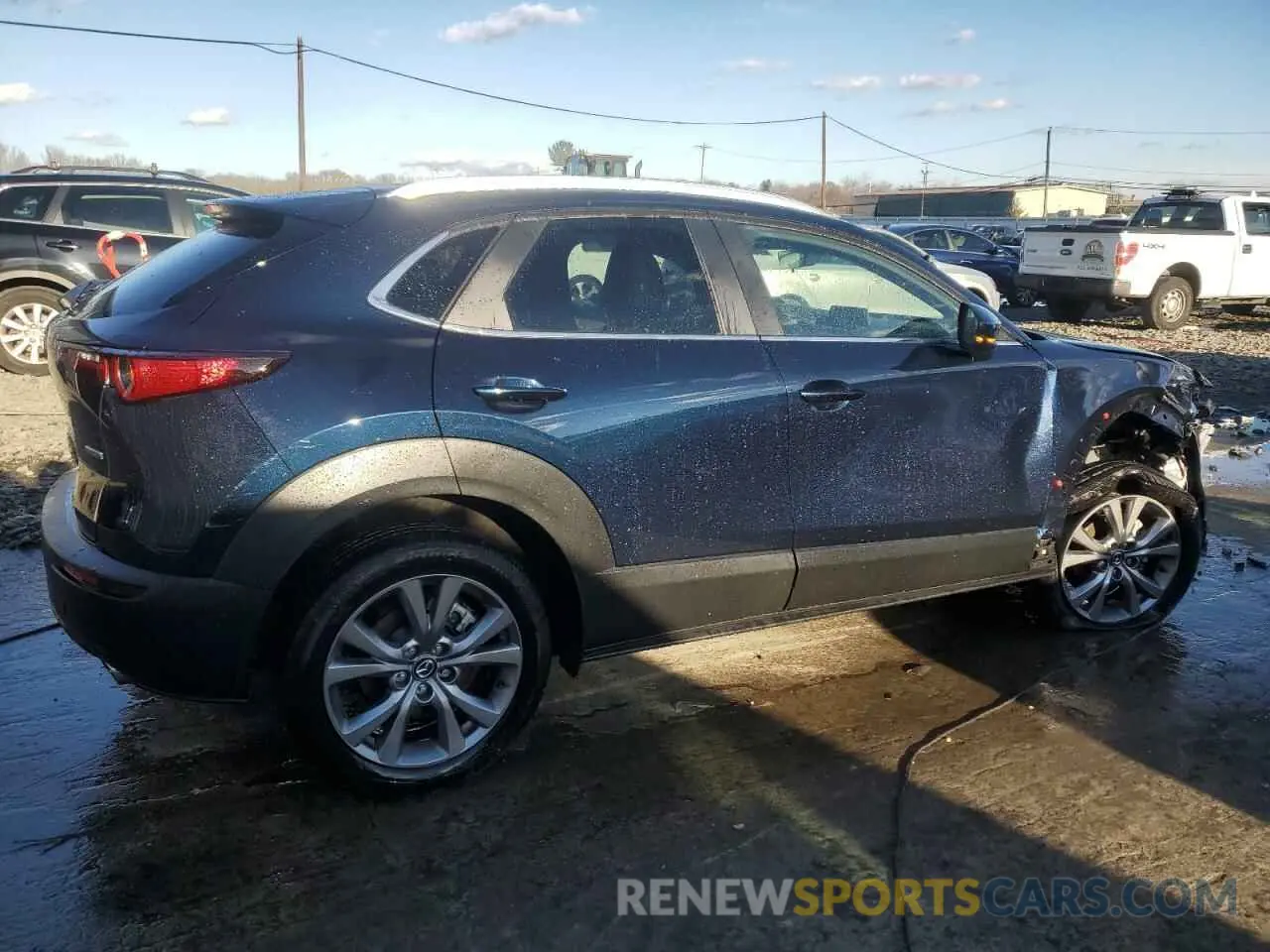 3 Photograph of a damaged car 3MVDMBCM7RM607148 MAZDA CX30 2024