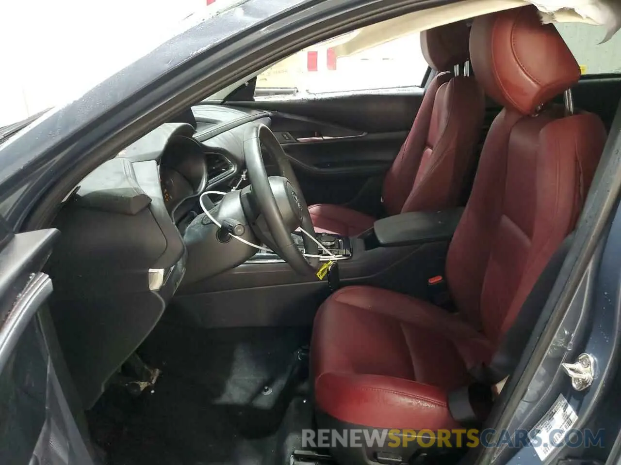 7 Photograph of a damaged car 3MVDMBCM7RM637315 MAZDA CX30 2024