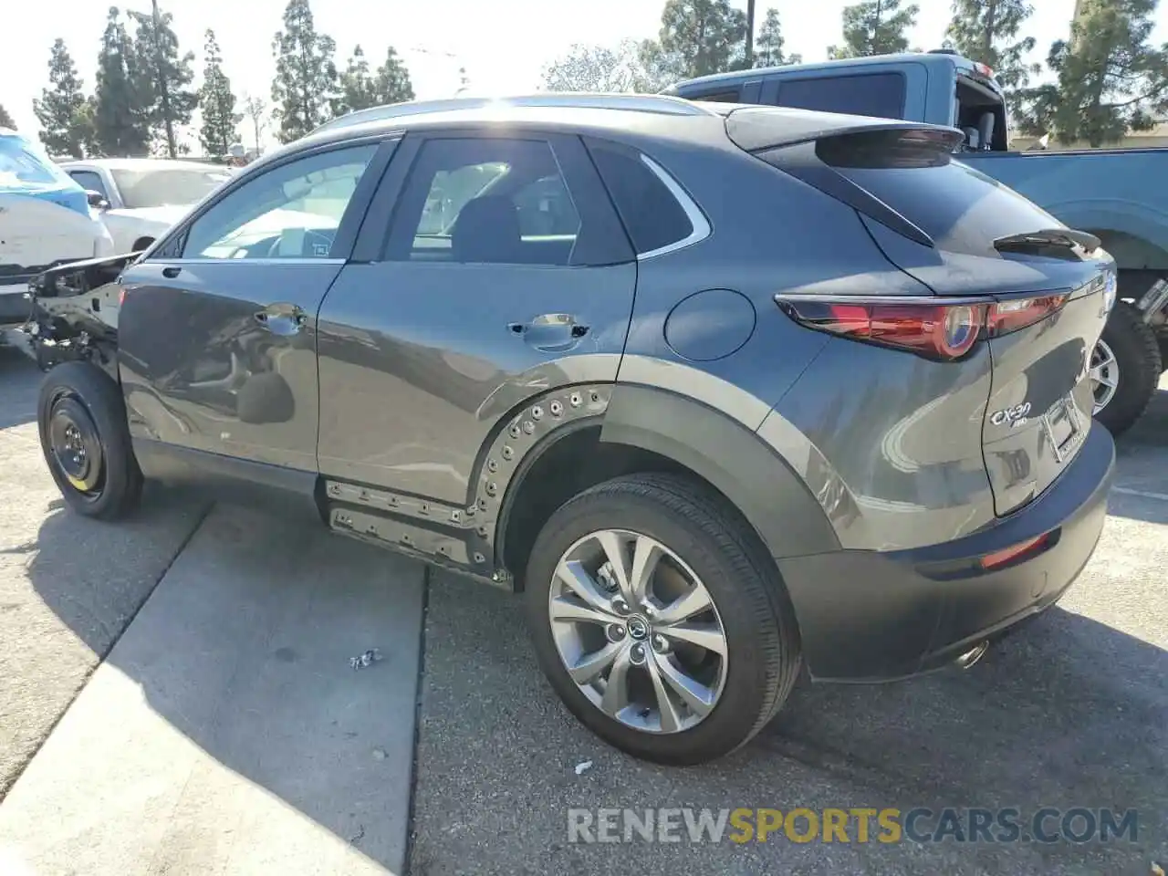 2 Photograph of a damaged car 3MVDMBCM8RM612102 MAZDA CX30 2024