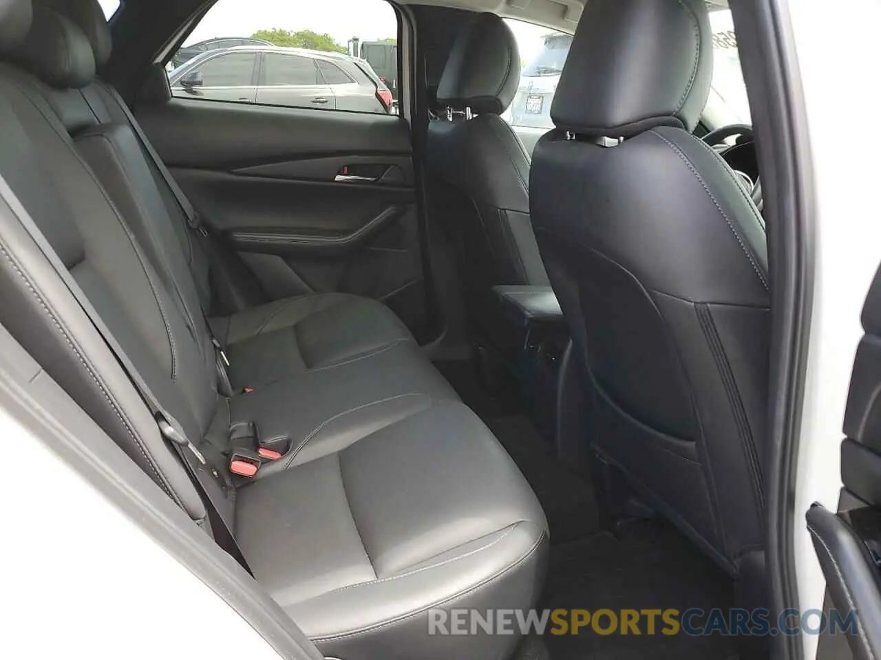 11 Photograph of a damaged car 3MVDMBCM8RM625691 MAZDA CX30 2024