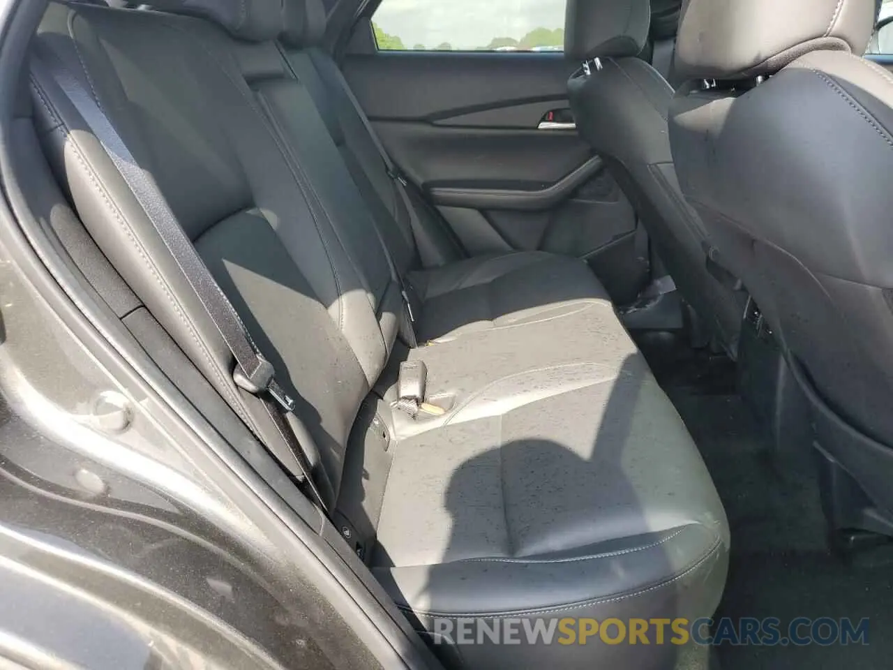 10 Photograph of a damaged car 3MVDMBCM9RM610827 MAZDA CX30 2024
