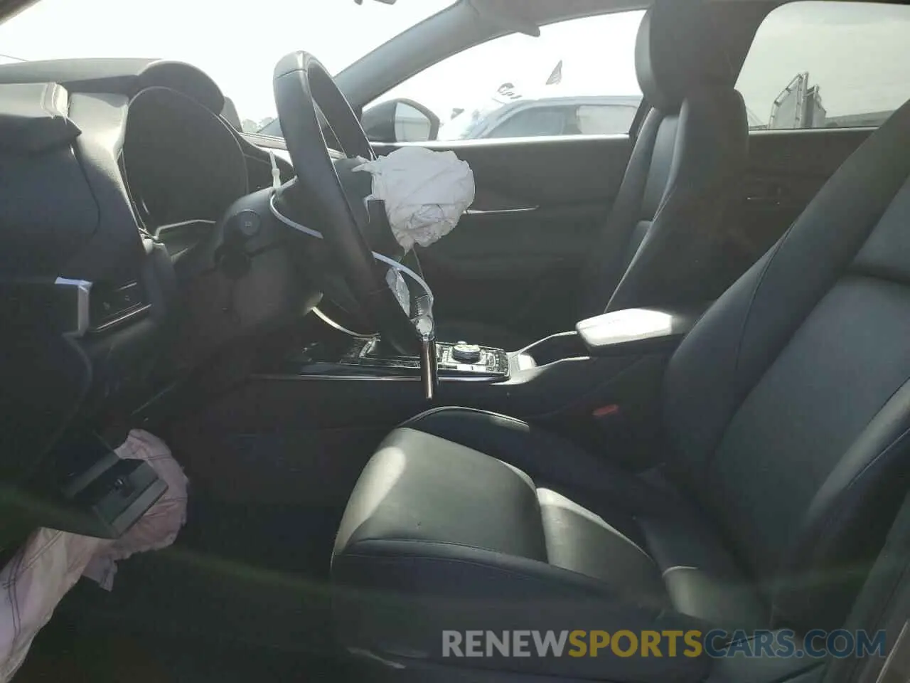 7 Photograph of a damaged car 3MVDMBCM9RM610827 MAZDA CX30 2024
