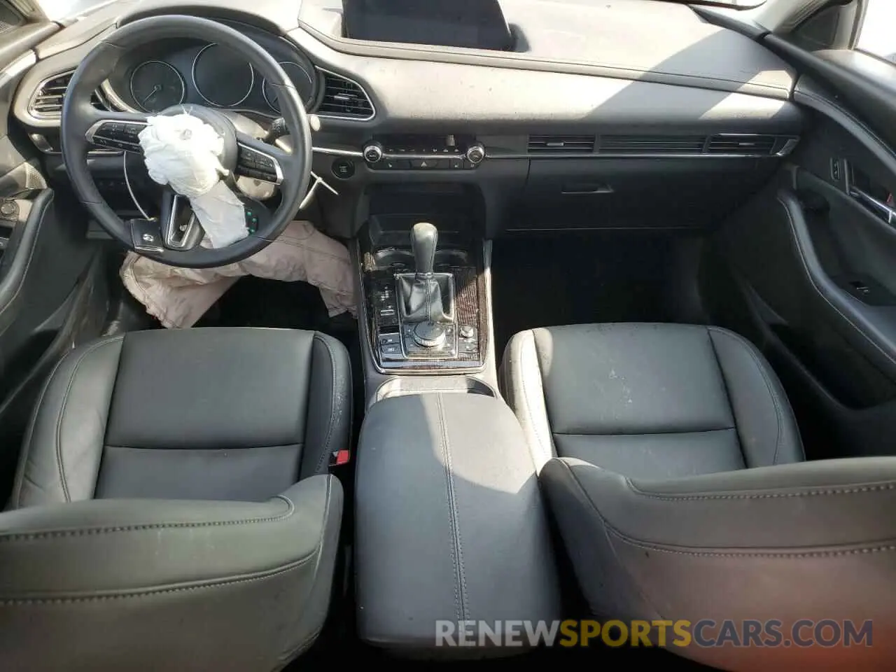 8 Photograph of a damaged car 3MVDMBCM9RM610827 MAZDA CX30 2024