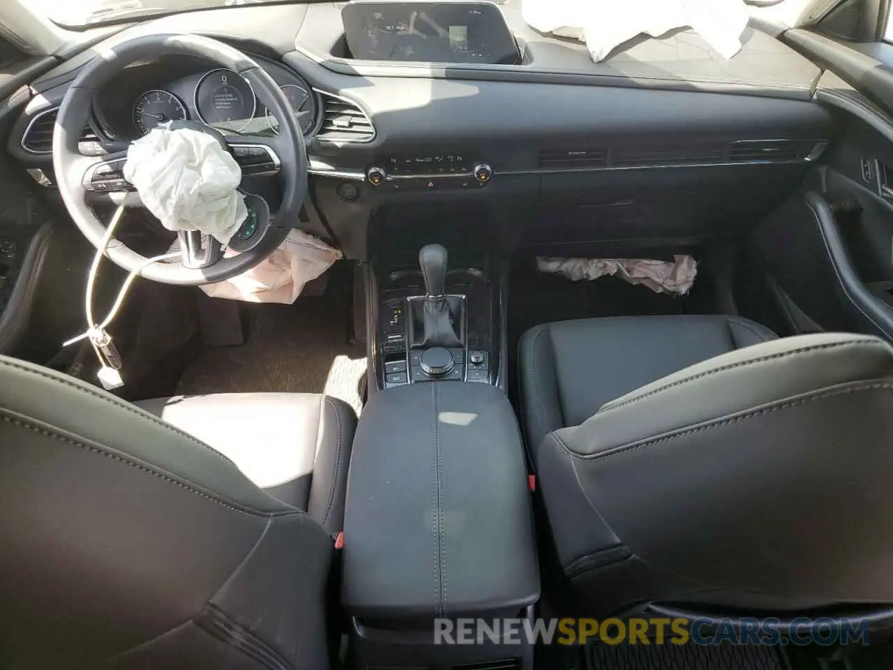 8 Photograph of a damaged car 3MVDMBCM9RM715920 MAZDA CX30 2024