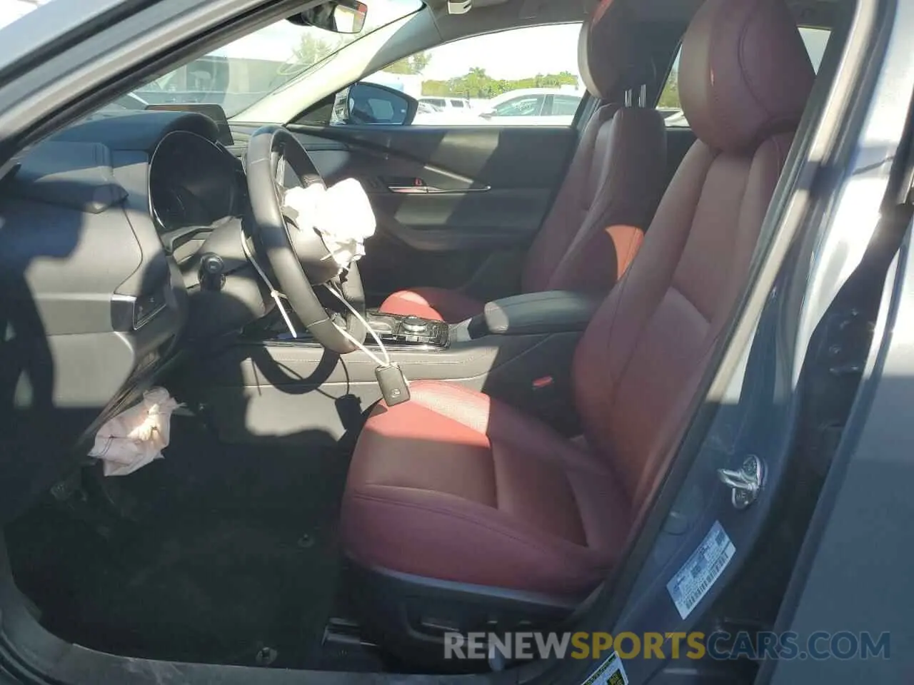 7 Photograph of a damaged car 3MVDMBCMXRM673483 MAZDA CX30 2024