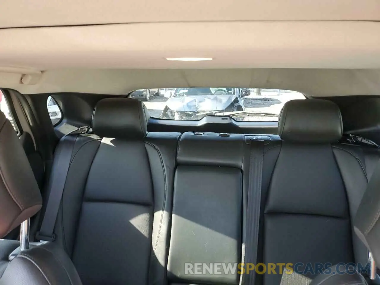 10 Photograph of a damaged car 3MVDMBEY5RM660110 MAZDA CX30 2024