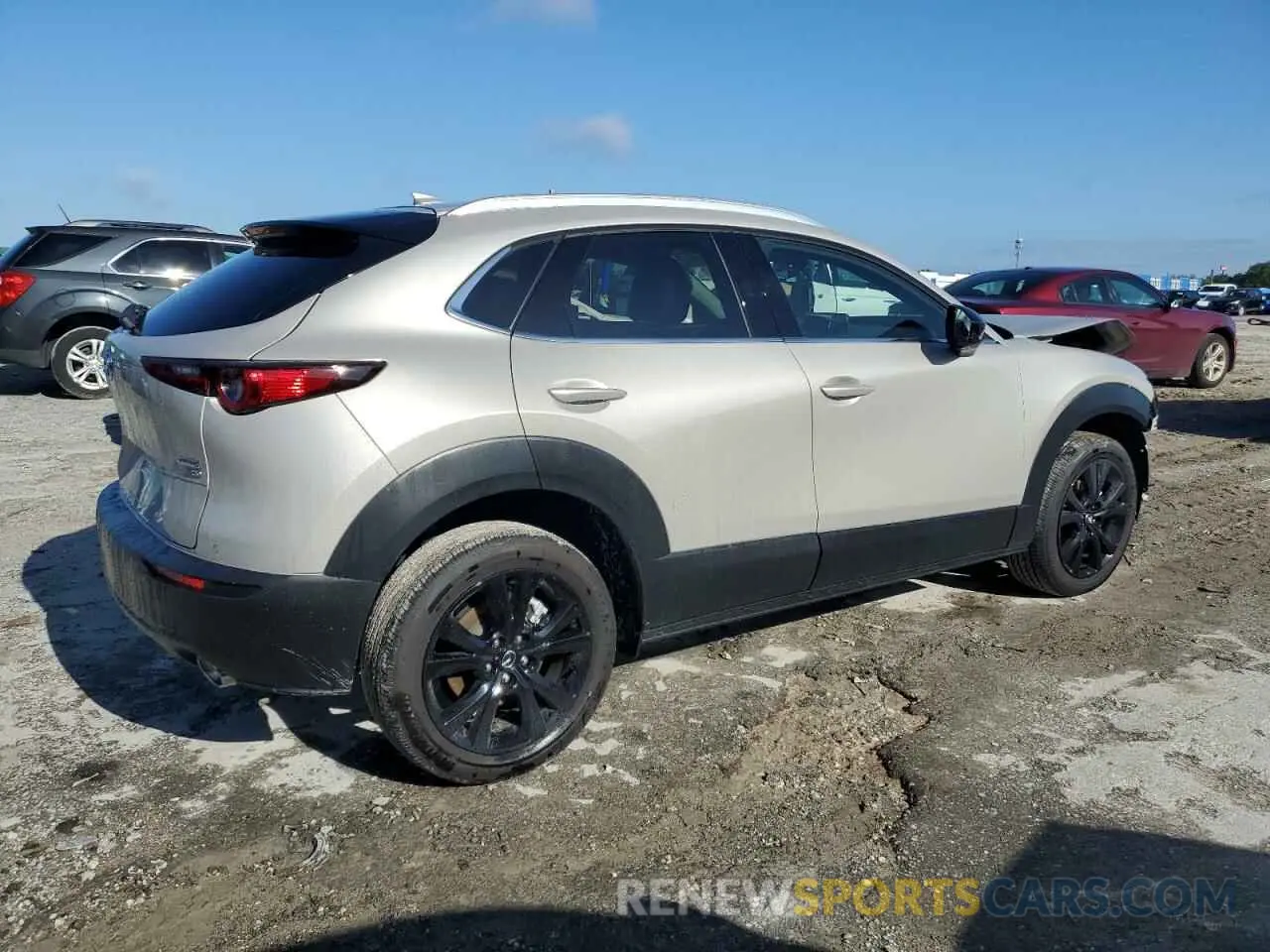 3 Photograph of a damaged car 3MVDMBEY5RM660110 MAZDA CX30 2024