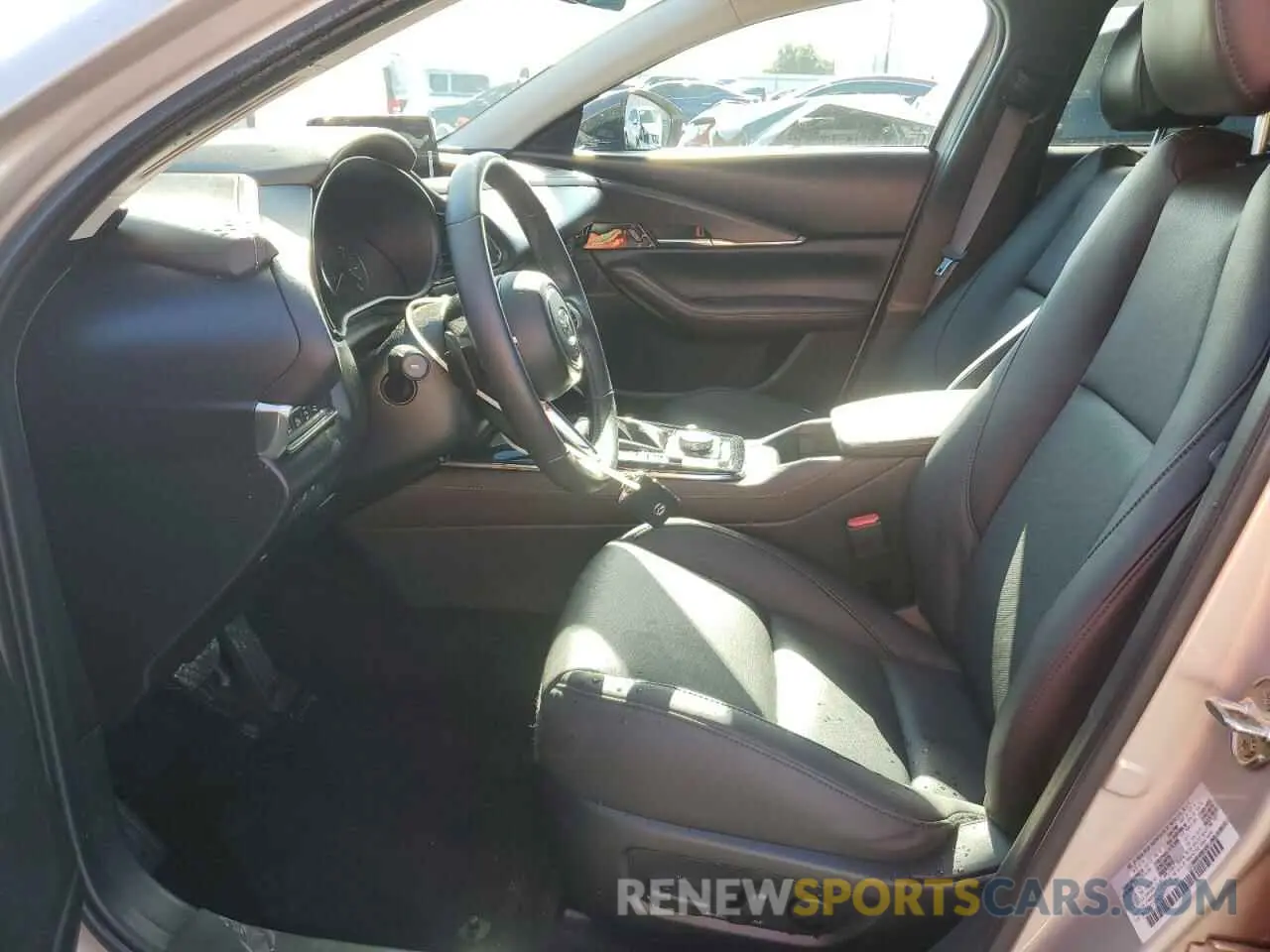 7 Photograph of a damaged car 3MVDMBEY5RM660110 MAZDA CX30 2024