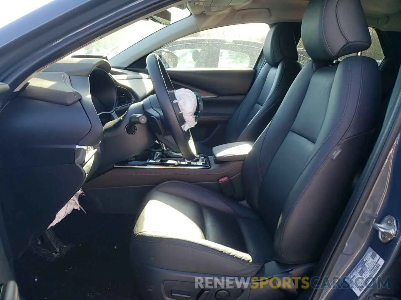 7 Photograph of a damaged car 3MVDMBEYXRM618645 MAZDA CX30 2024
