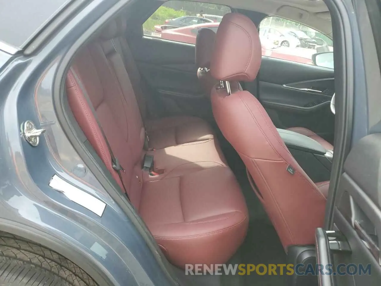 11 Photograph of a damaged car 3MVDMBCMXSM800738 MAZDA CX30 2025