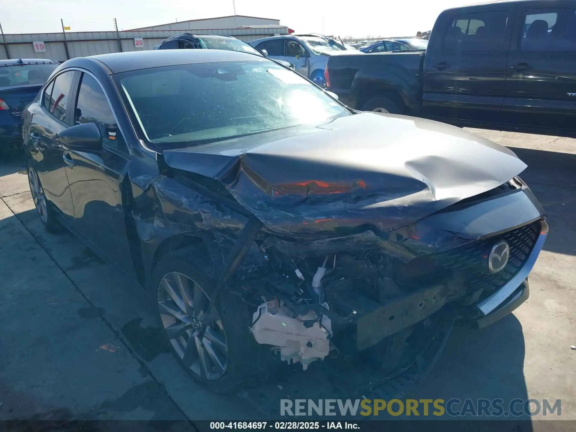 1 Photograph of a damaged car 3MZBPAAL0KM105508 MAZDA MAZDA3 2019